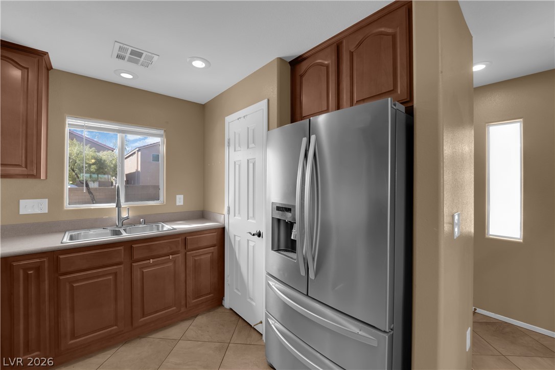 8246 Wuthering Heights Avenue