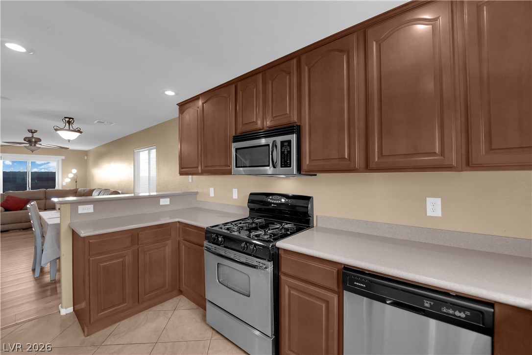 8246 Wuthering Heights Avenue