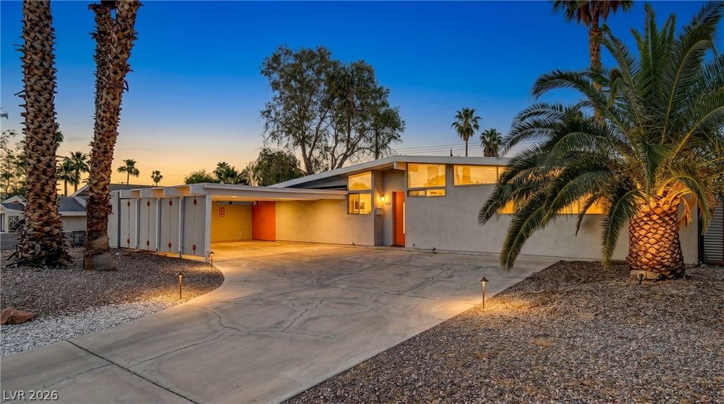 Photo of 1995 Caballero Way, Las Vegas, NV 89169 (MLS # 2776284)