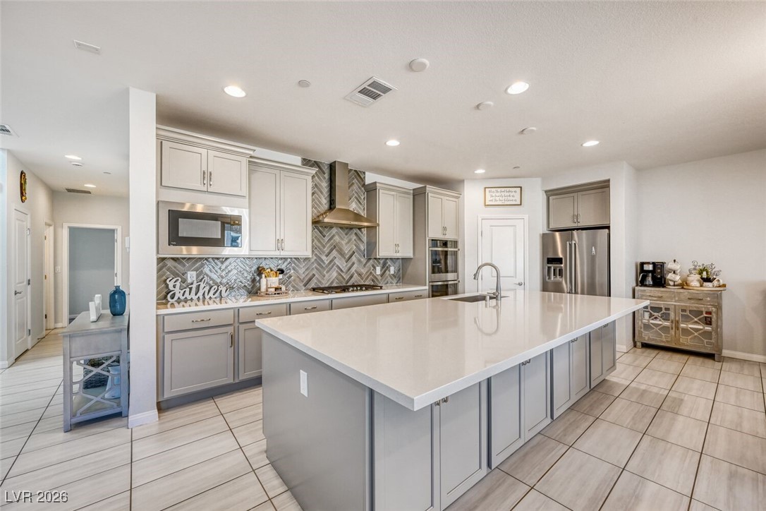 9440 Lunar Ray Street