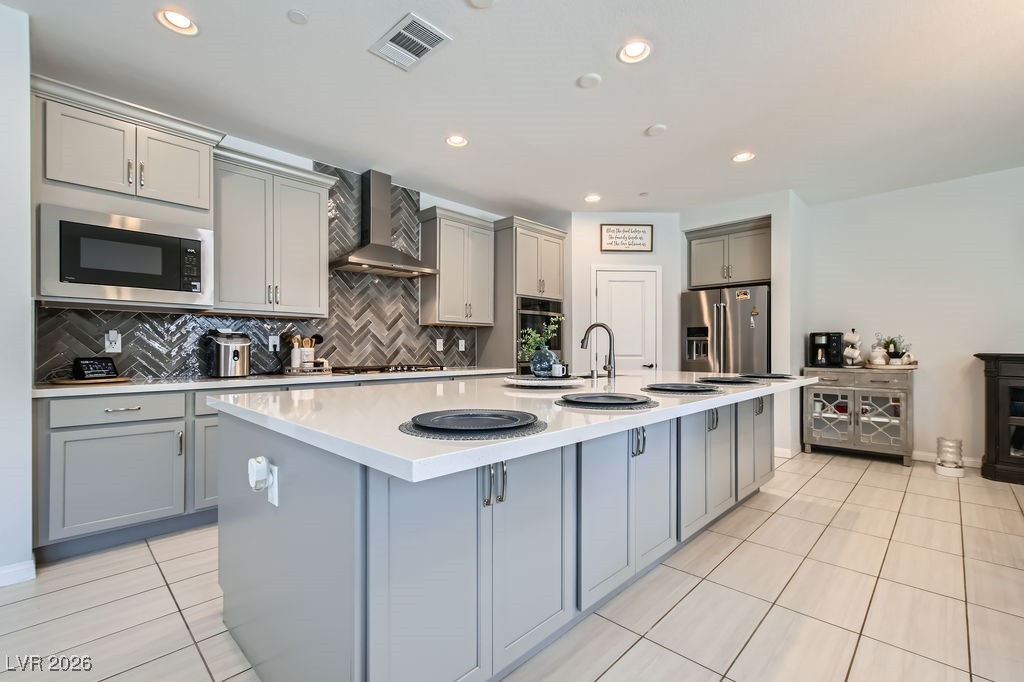 9440 Lunar Ray Street