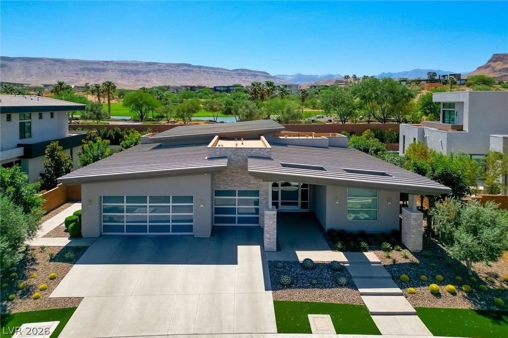 Photo of 11 Hawkeye Lane, Las Vegas, NV 89135 (MLS # 2768962)