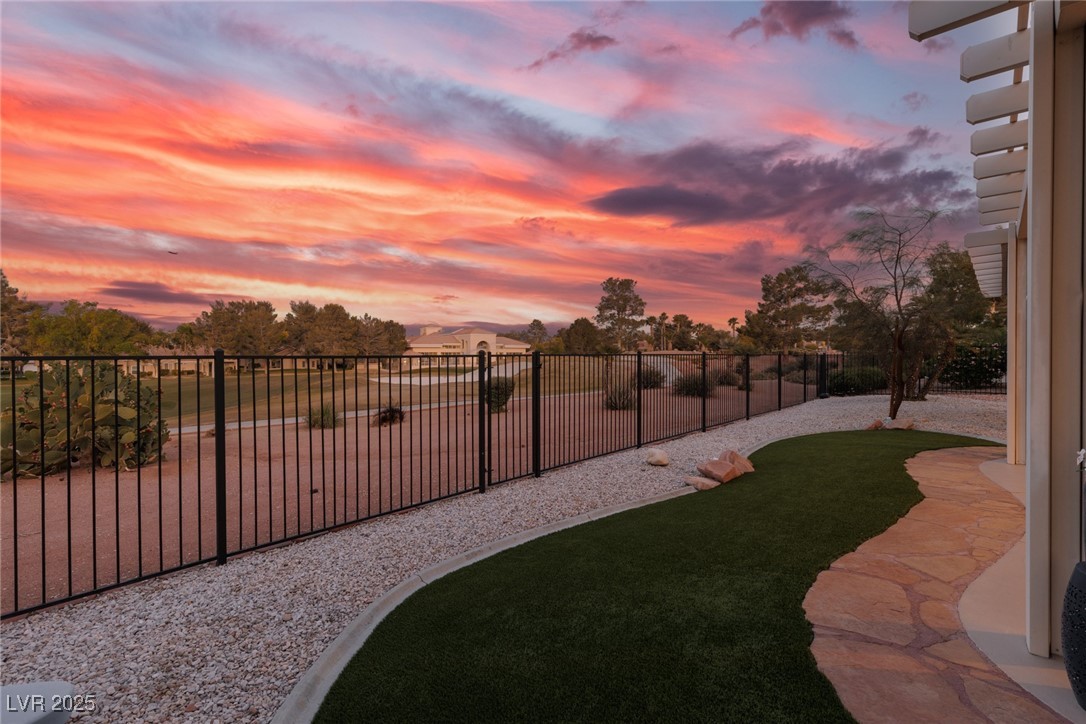 2816 Golfside Drive