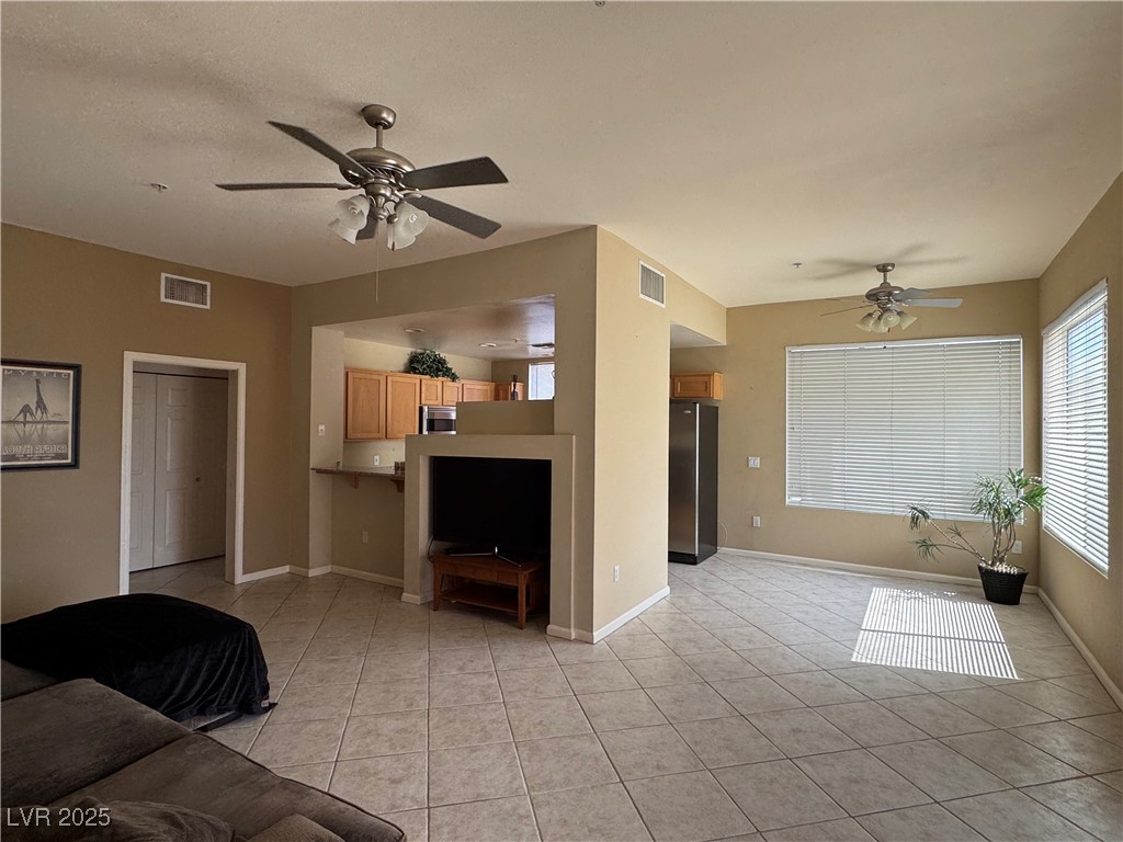 23 E Agate Avenue 403