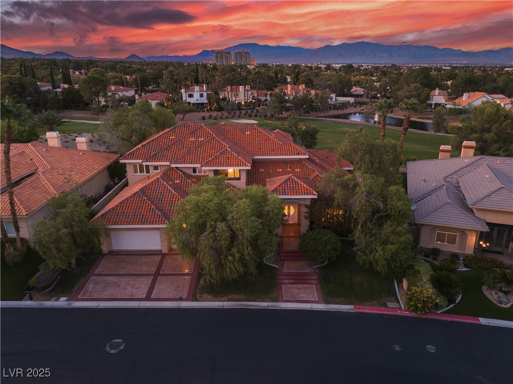 9008 Emerald Hill Way