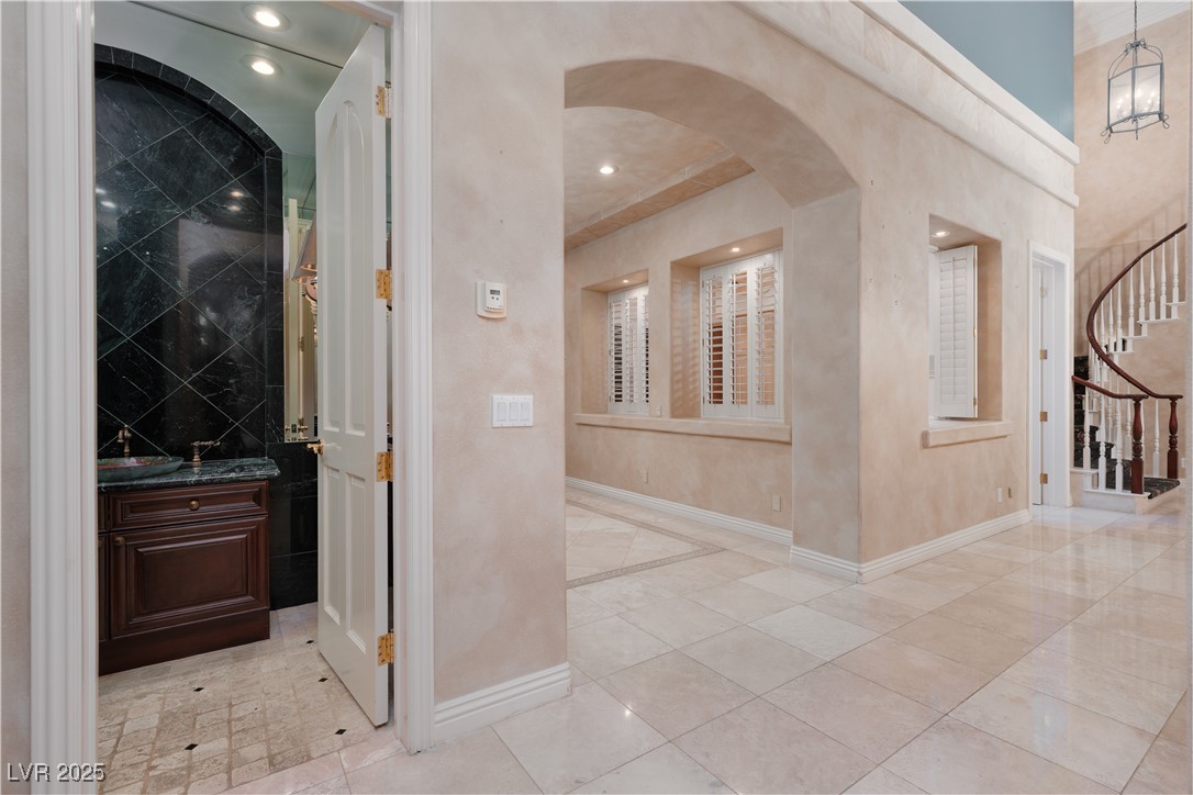 9008 Emerald Hill Way