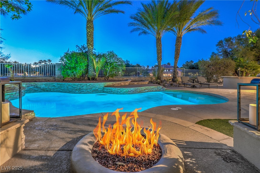 Properties 2 2086 Troon Drive