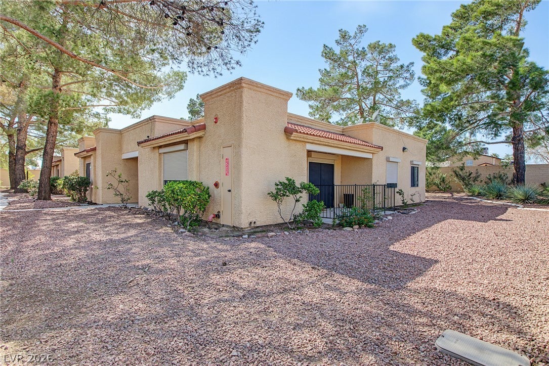 2851 S Valley View Boulevard 1081