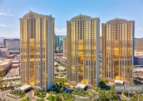 Photo of 135 E Harmon Avenue #22717, Las Vegas, NV 89109 (MLS # 2723804)