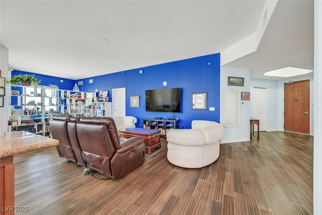8255 Las Vegas Boulevard 1812