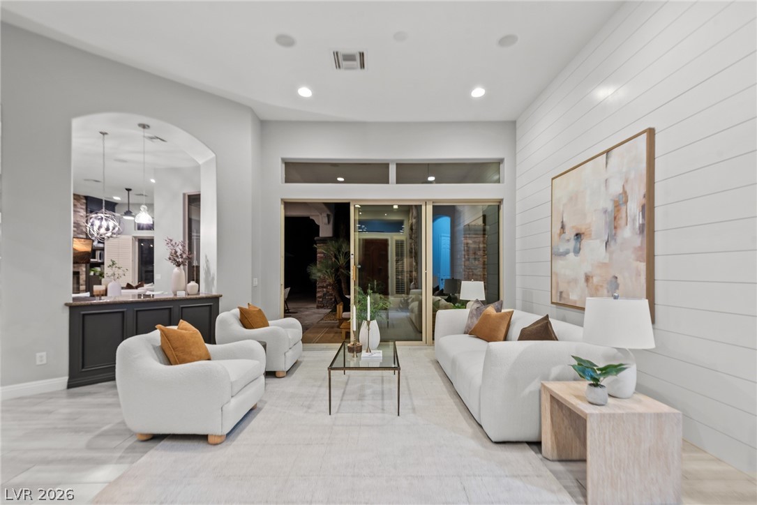 5 Karsten Creek Court