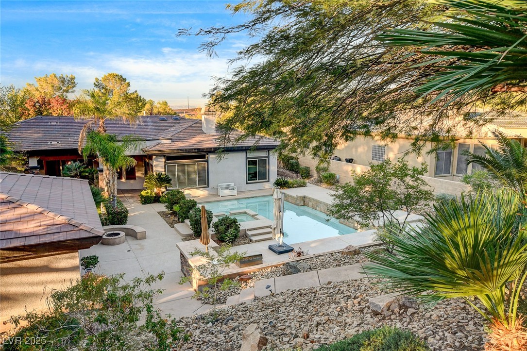 5 Karsten Creek Court