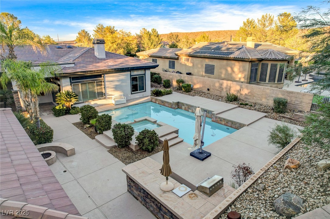 5 Karsten Creek Court