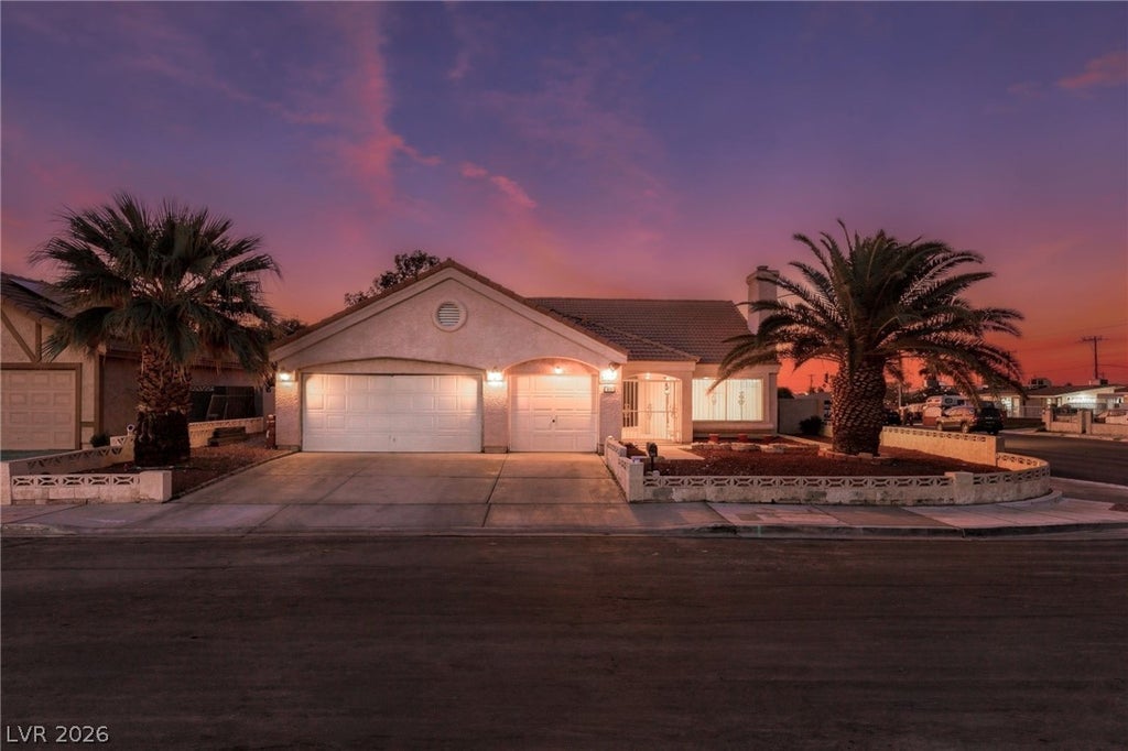 Photo of 901 Shifting Sands Drive, Las Vegas, NV 89108 (MLS # 2828374)