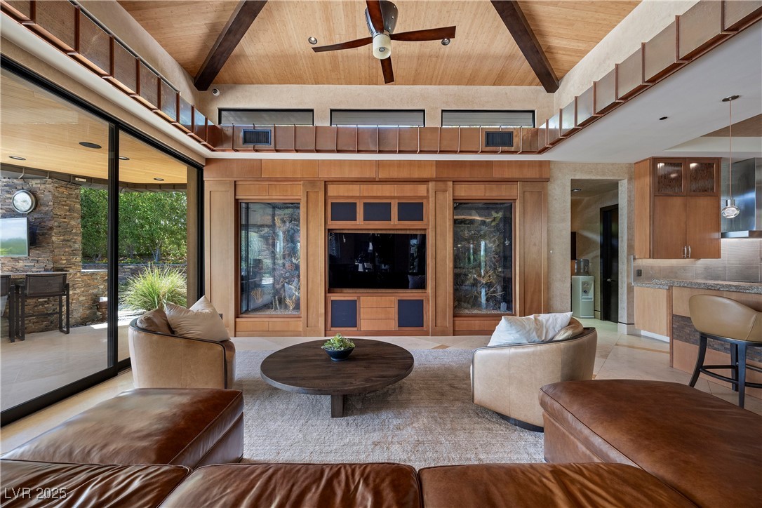 Properties 4 11 Golden Sunray Lane