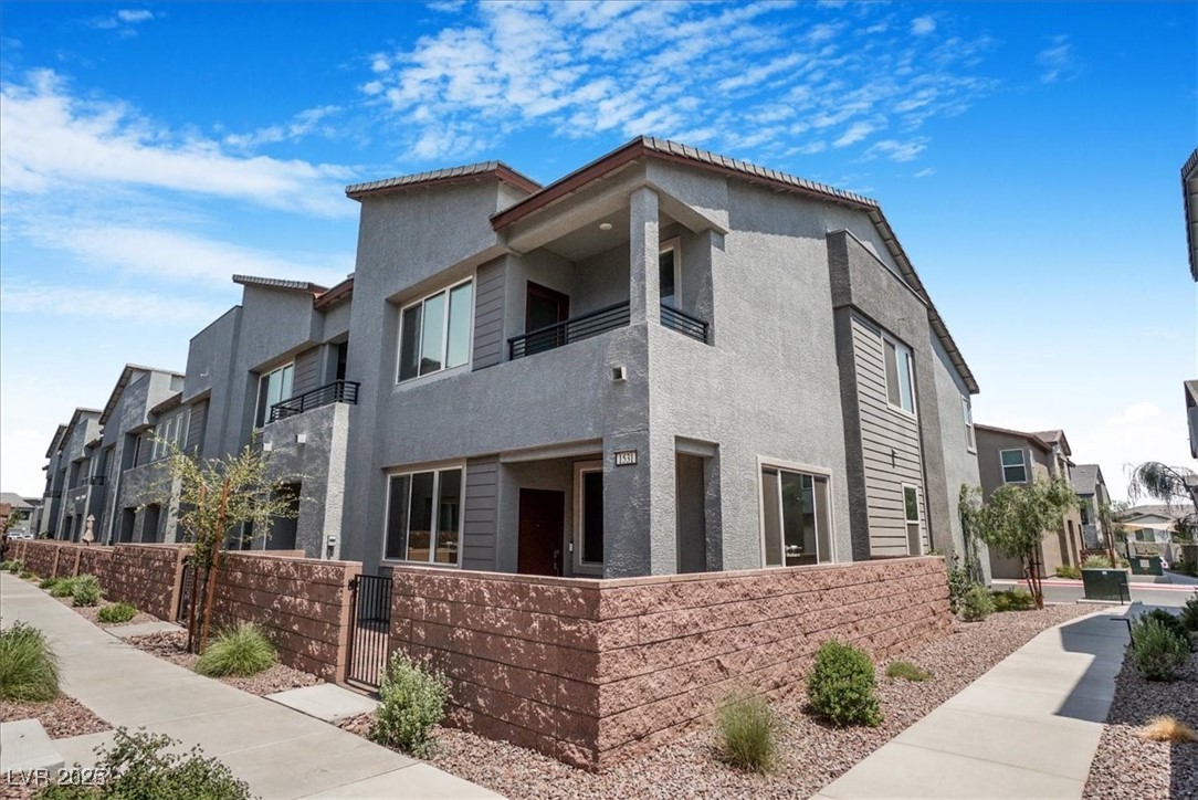 1529 Eva Crossing Place