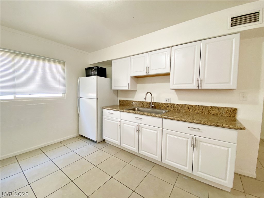 1904 Rexford Drive 2