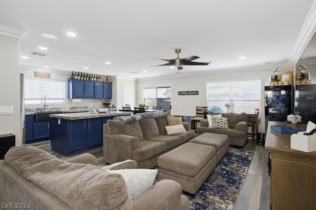 1000 Amber Gate Street