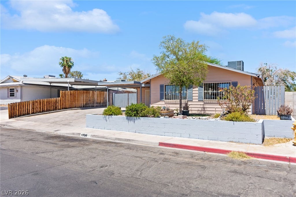 Photo of 4736 Newton Drive, Las Vegas, NV 89121 (MLS # 2811338)
