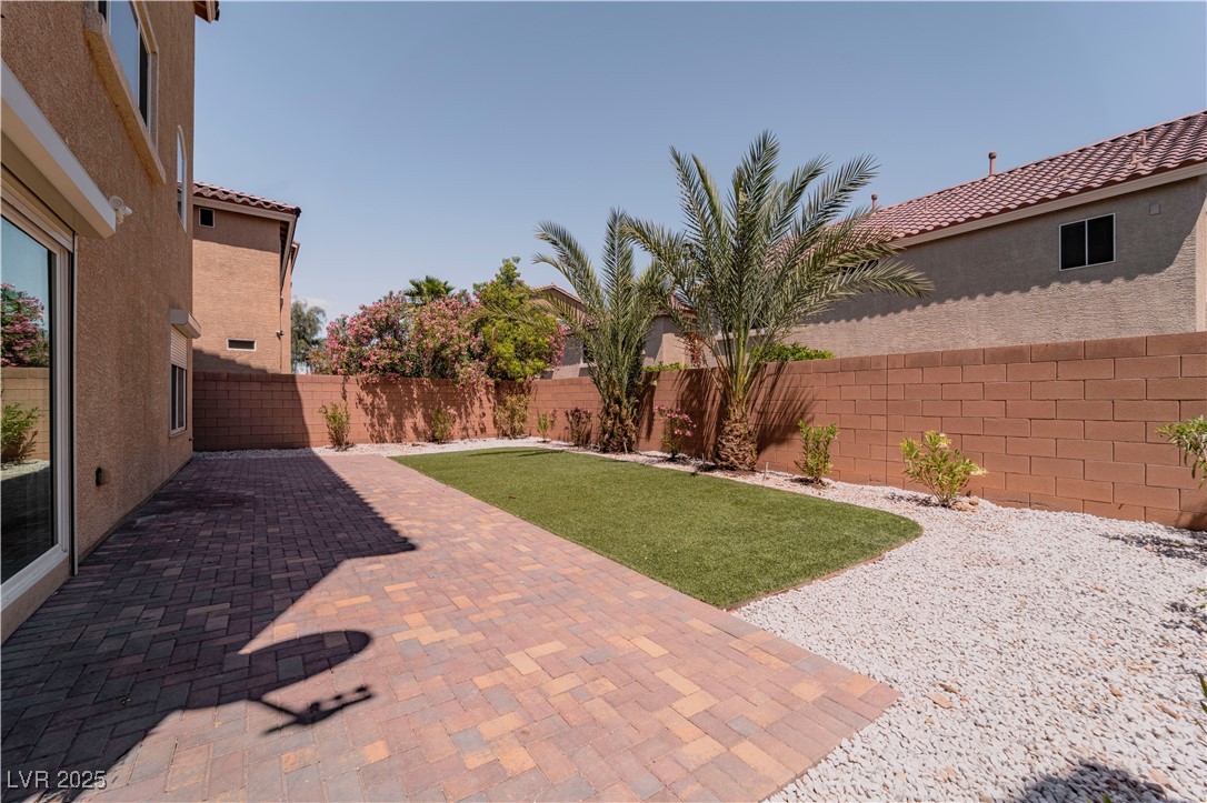 9728 Panther Hollow Street, Las Vegas, Nevada image 16