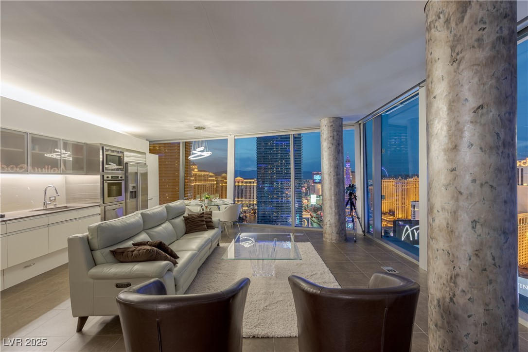 3722 Las Vegas Boulevard 2904