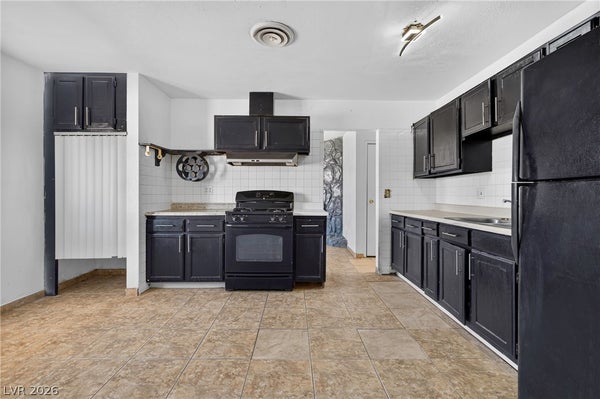 3421 LILLIS CIR, NORTH LAS VEGAS, NV 89030 - Image e08fcb49f7a943cc6f0bda1d4596a663/2652811336