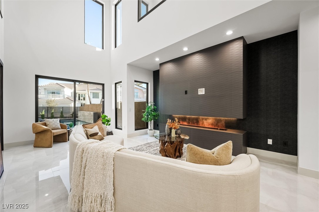 2824 Queens Courtyard Drive