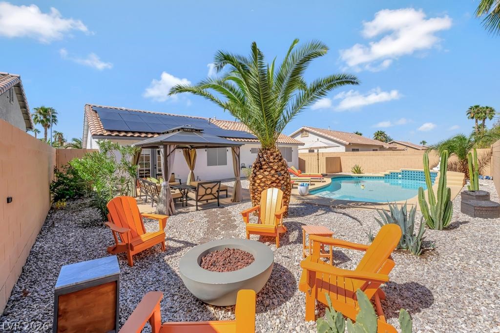 316 Desert Knolls Street