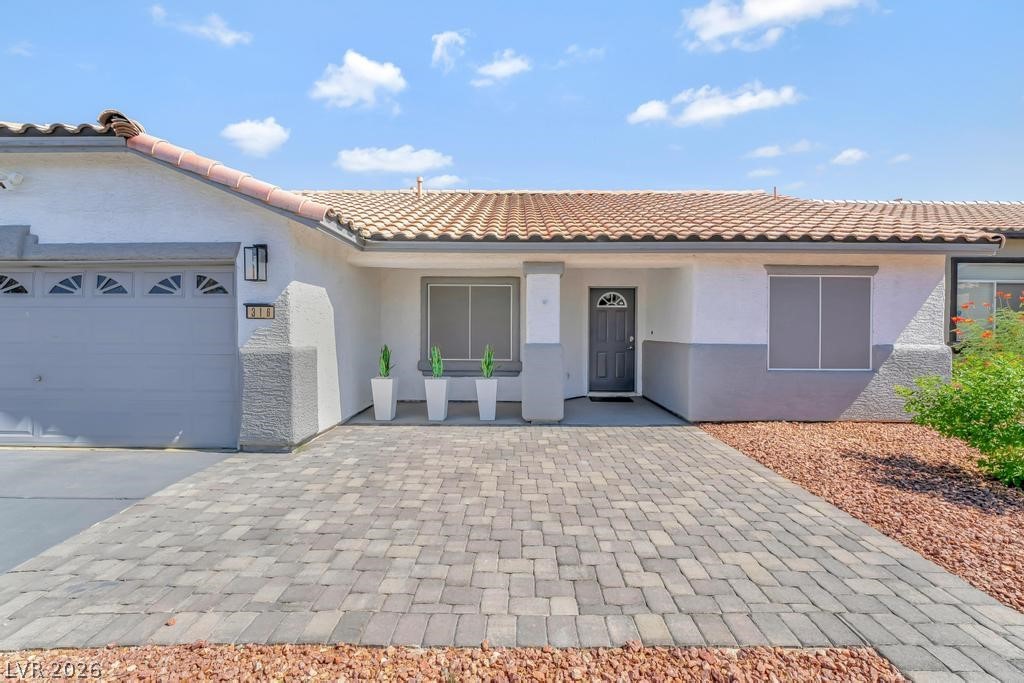 316 Desert Knolls Street