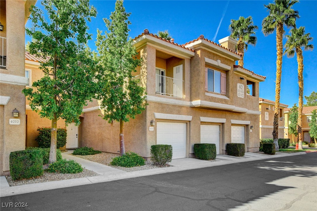 251 S Green Valley Parkway #4213, Henderson, Nevada image 1