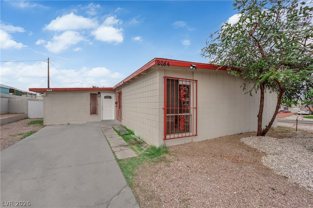 2084 Palma Vista Avenue