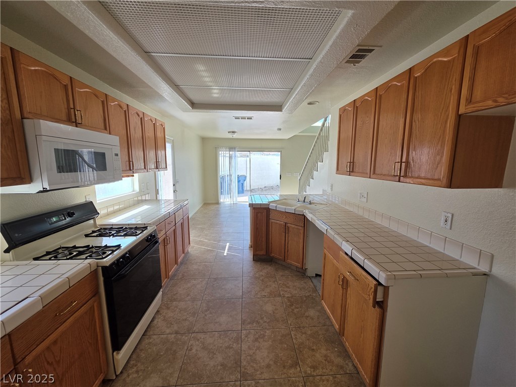 8829 CORNWALL GLEN Avenue