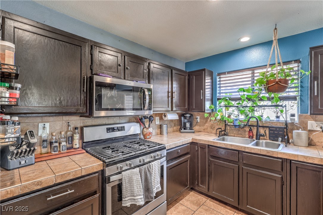 4514 Calico Cliff Court, North Las Vegas, Nevada image 14
