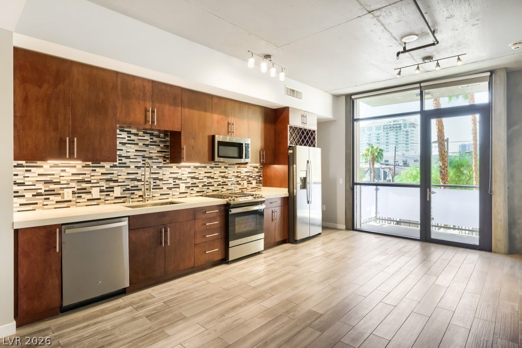 353 E Bonneville Avenue 253