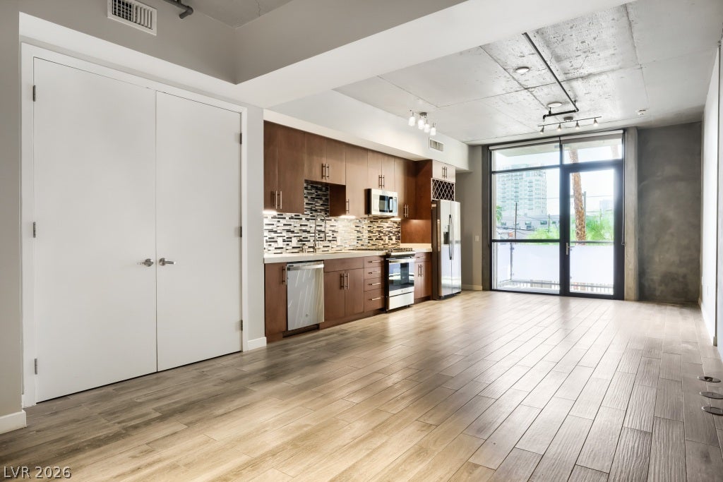 353 E Bonneville Avenue 253