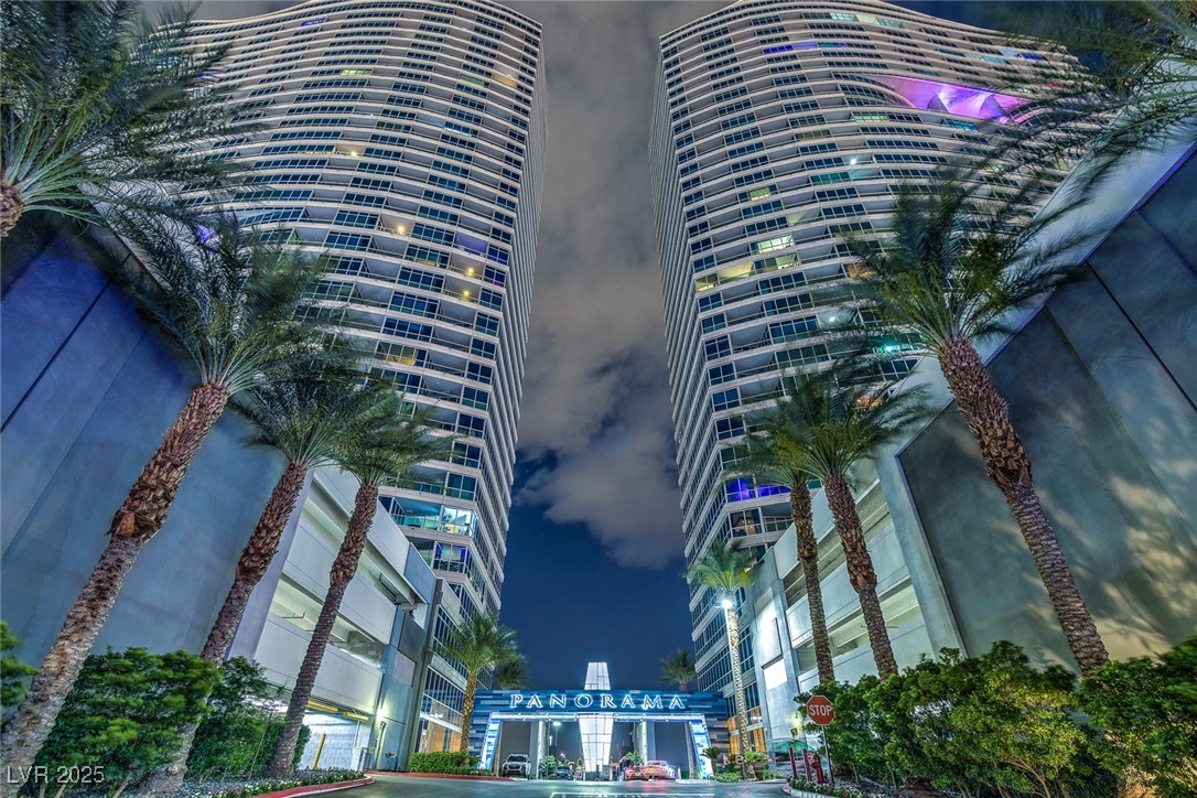 4525 Dean Martin Drive 911