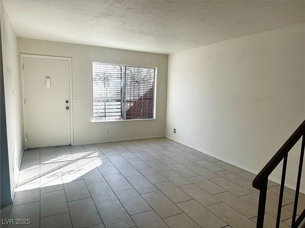 Las Vegas, Nevada 89119, United States, 2 Bedrooms Bedrooms, ,2 BathroomsBathrooms,Residential,Active,19771
