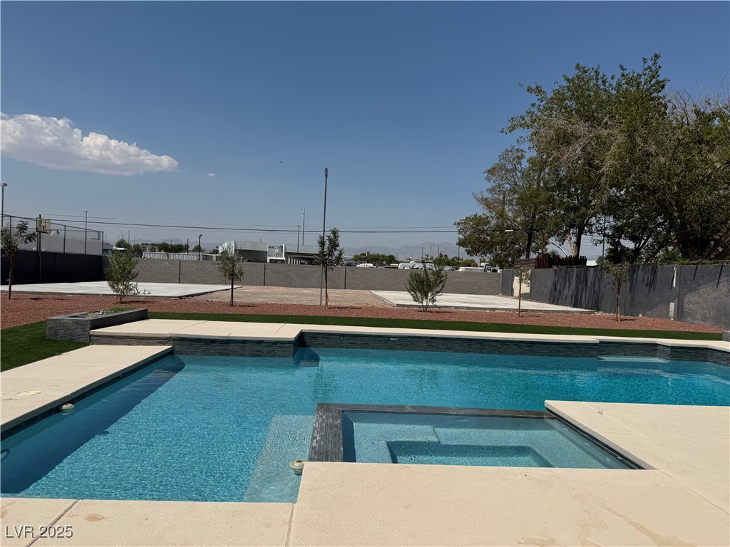 Properties 4 818 Lacy Lane