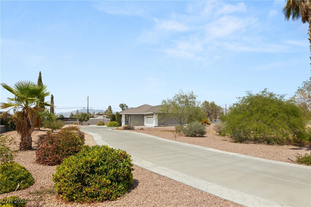 Las Vegas, Nevada 89149, United States, 14 Bedrooms Bedrooms, ,17 BathroomsBathrooms,Residential,Active,47823