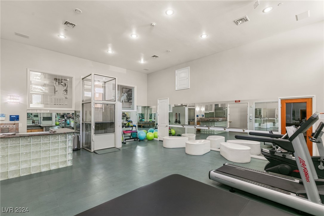 Las Vegas, Nevada 89149, United States, 14 Bedrooms Bedrooms, ,17 BathroomsBathrooms,Residential,Active,47823