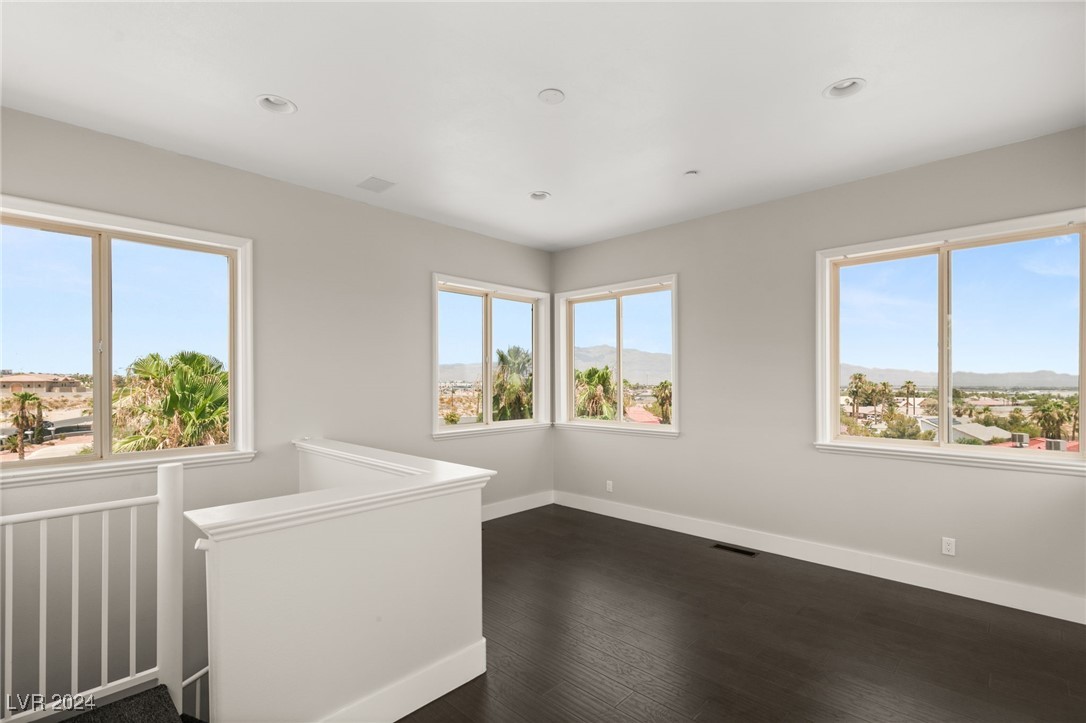 Las Vegas, Nevada 89149, United States, 14 Bedrooms Bedrooms, ,17 BathroomsBathrooms,Residential,Active,47823