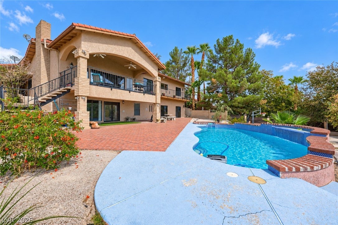 2817 La Mesa Drive