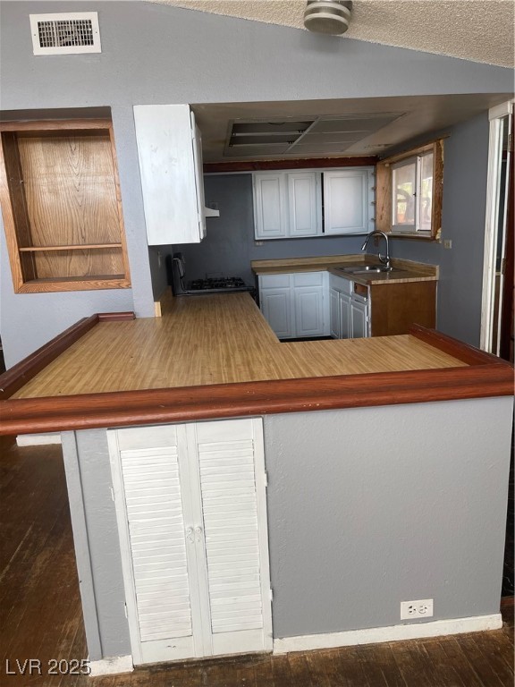 Las Vegas, Nevada 89107, United States, 3 Bedrooms Bedrooms, ,2 BathroomsBathrooms,Residential,Active,94144