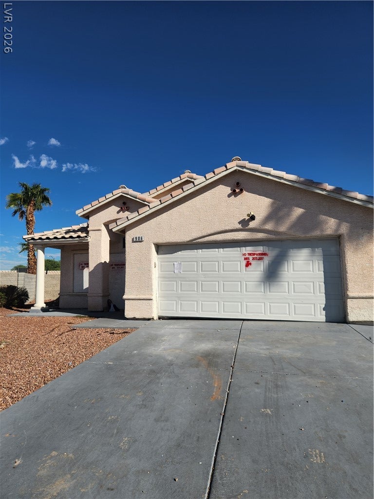 Photo of 906 Dodee Court, Henderson, NV 89015 (MLS # 2828647)