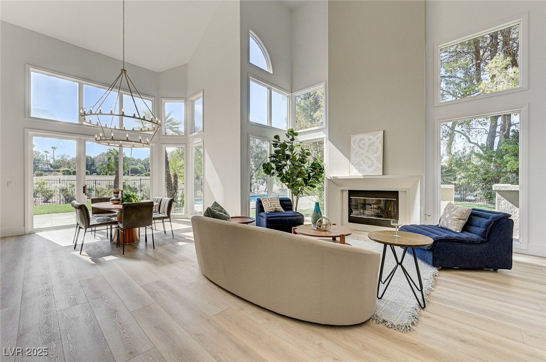 2105 Lookout Point Circle