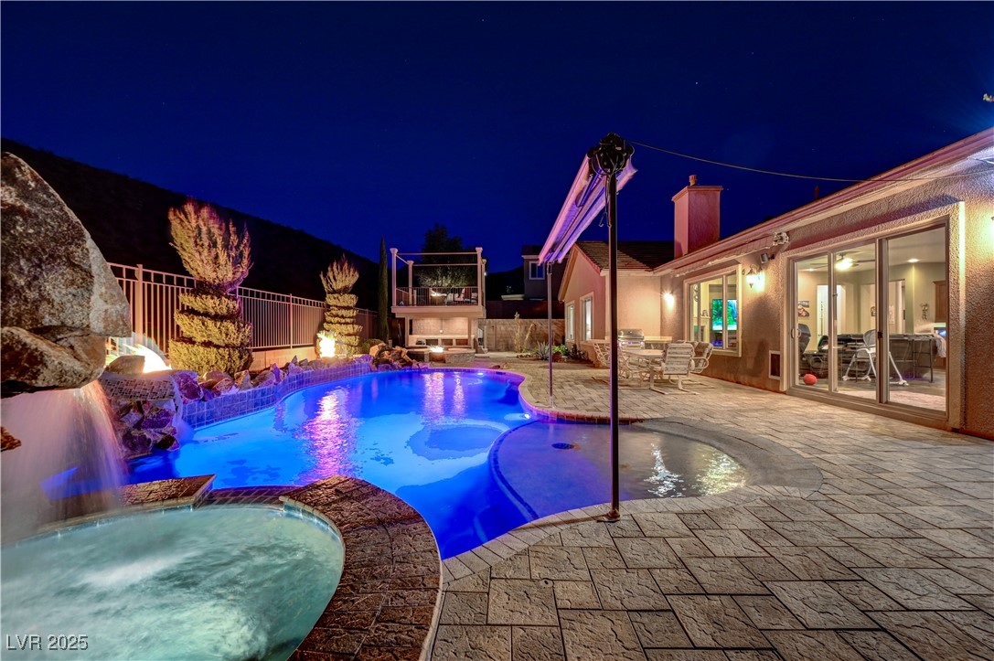 2124 Pont National Drive, Henderson, Nevada image 4