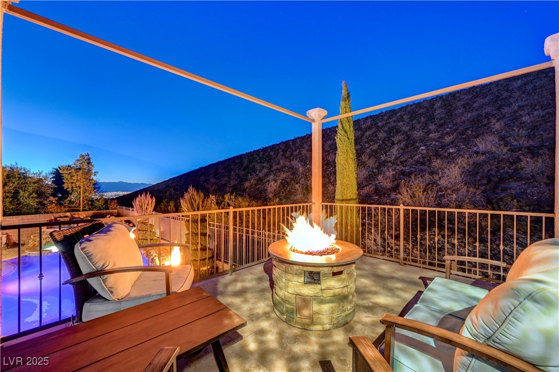 2124 Pont National Drive, Henderson, Nevada image 16