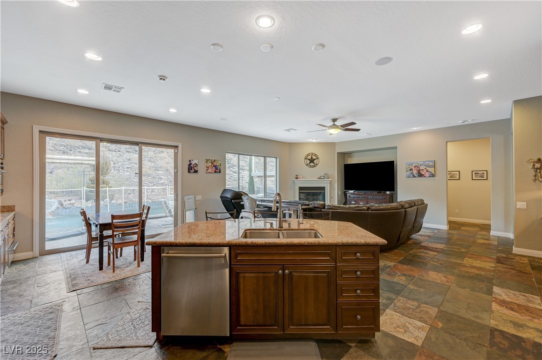 2124 Pont National Drive, Henderson, Nevada image 29