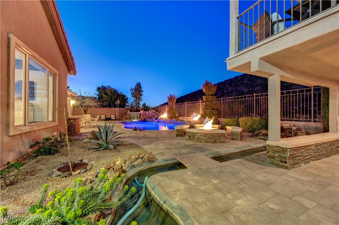 2124 Pont National Drive, Henderson, Nevada image 9