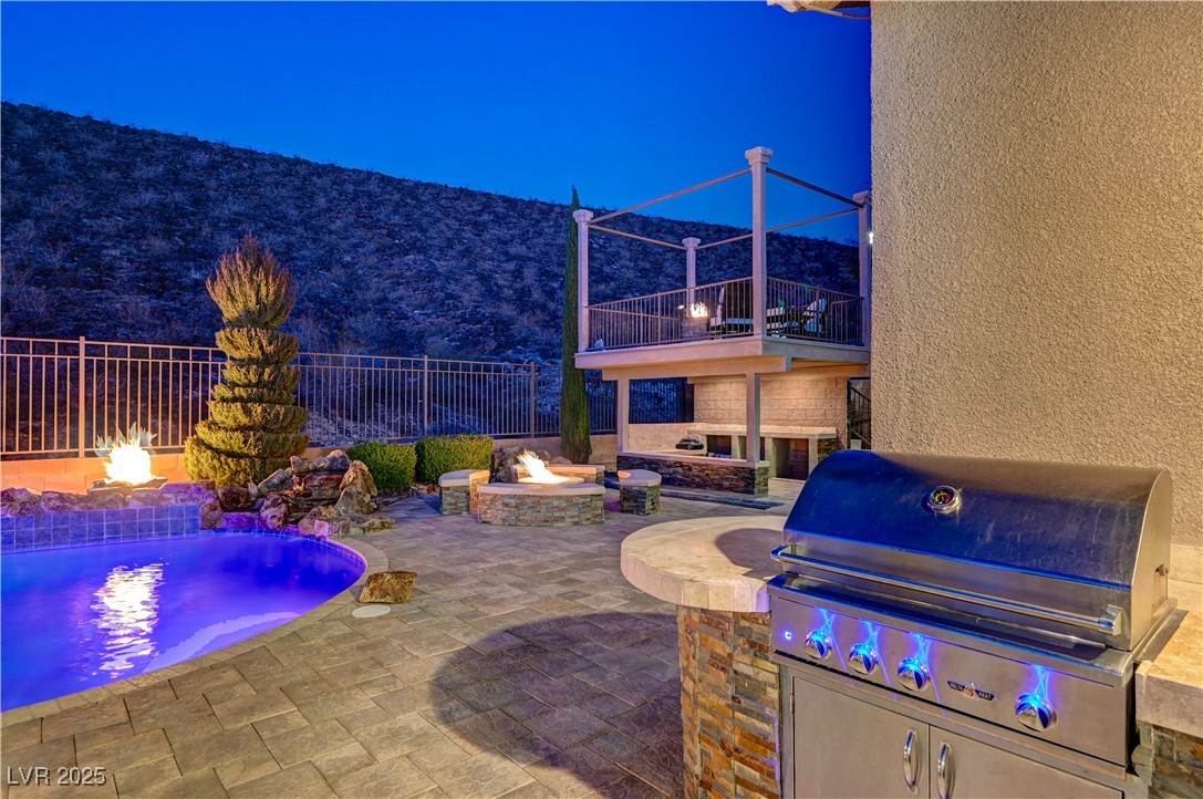 2124 Pont National Drive, Henderson, Nevada image 11